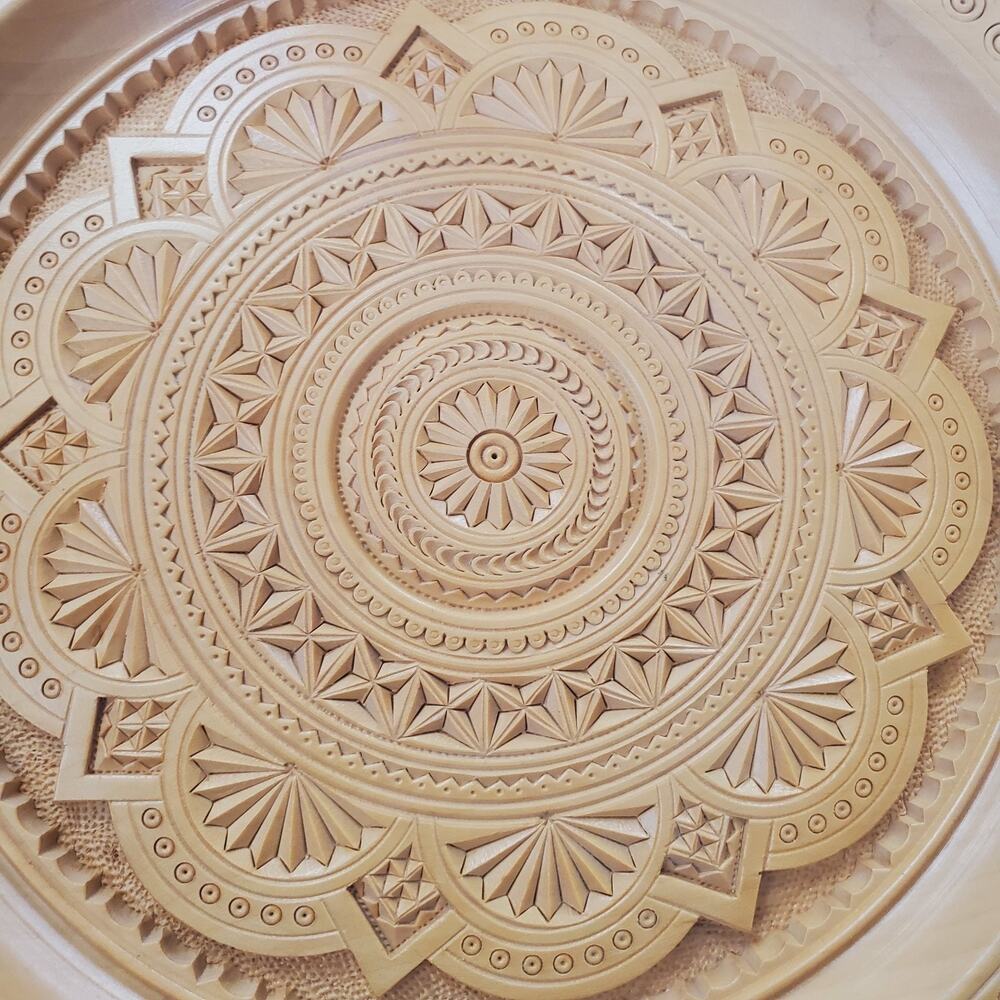 Vintage Decorative Plate Wood Hand Carved 12" Tan Wall Plaque Ukrainian Collect - Picture 9 of 10